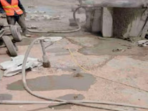 弓长岭水泥混凝土路面板底注浆技术 路面脱空注浆整治方案