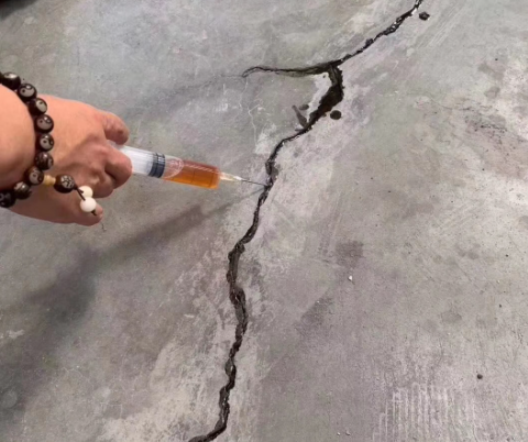 弓长岭混凝土裂缝修补技术详解​